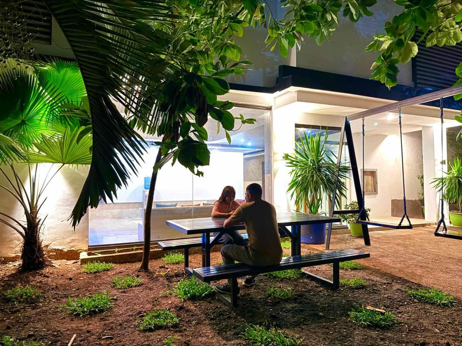 Goofy Ants Hostel プエルト・プリンセサ エクステリア 写真