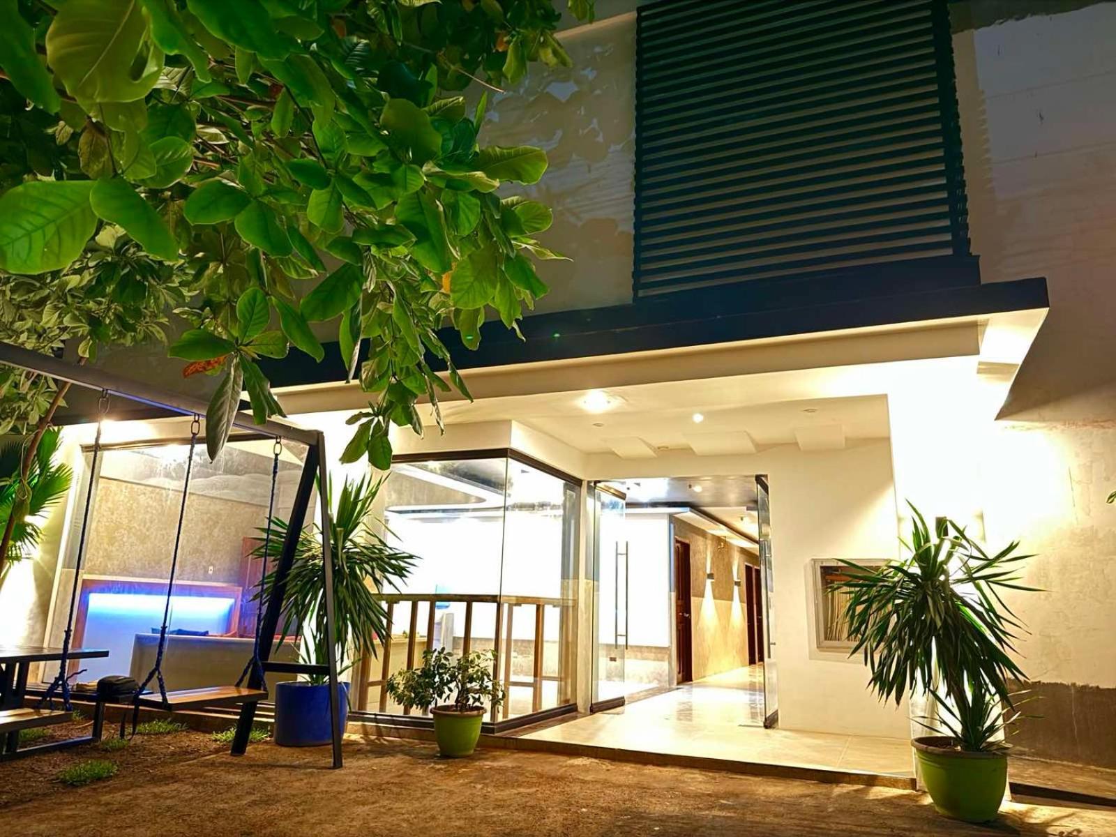 Goofy Ants Hostel プエルト・プリンセサ エクステリア 写真