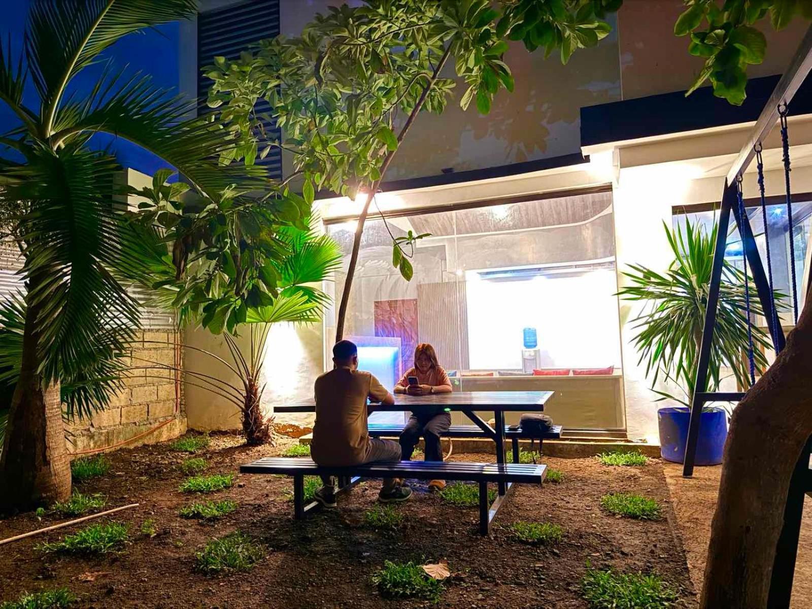 Goofy Ants Hostel プエルト・プリンセサ エクステリア 写真